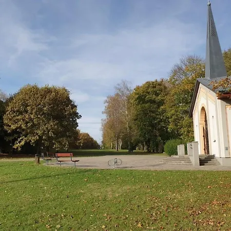 Freistehendes Beim Wellnessbad Mit Eingezaeuntem Garten Und Terrasse * Birkamajor